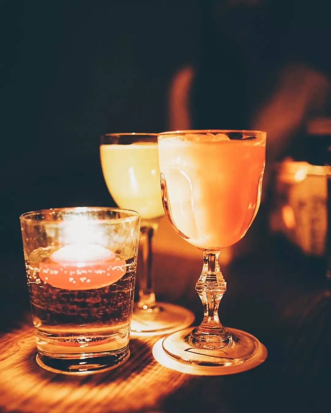 京城那些深不可测的饭局与骗局,揭秘酒馆的酒