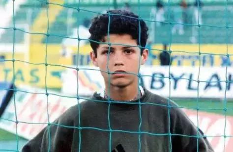 从平民窟里出来的百万富翁,从贫民区走出的巨星