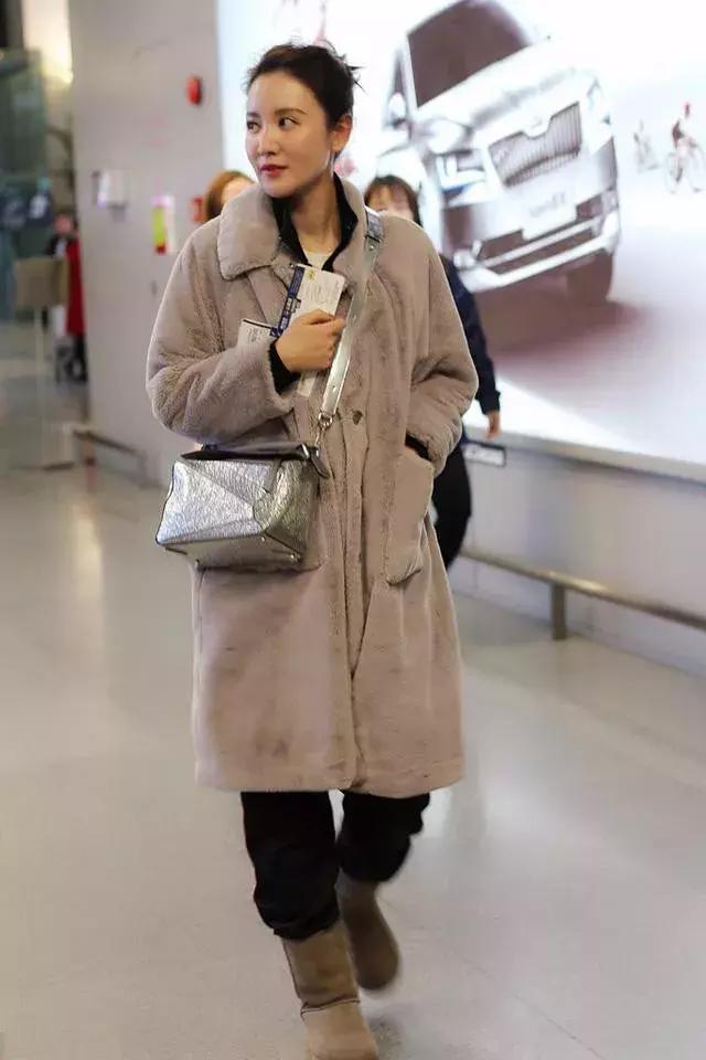 周冬雨雪地靴怎么搭配裤子,谁说雪地靴不好搭配