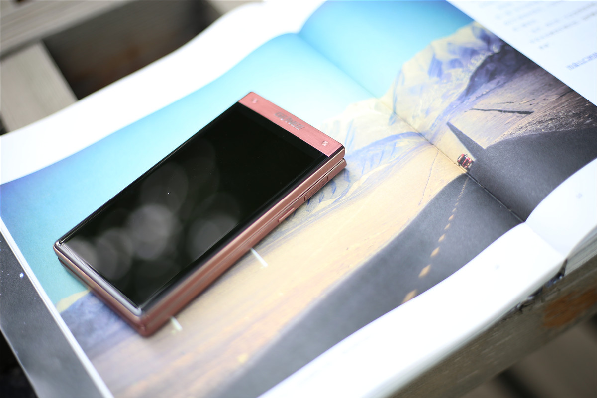 金立w2017翻盖手机价格,金立翻盖手机与三星哪个好