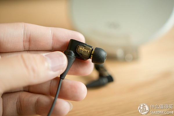 办公桌面舒适简约布局,好看的办公桌面布置