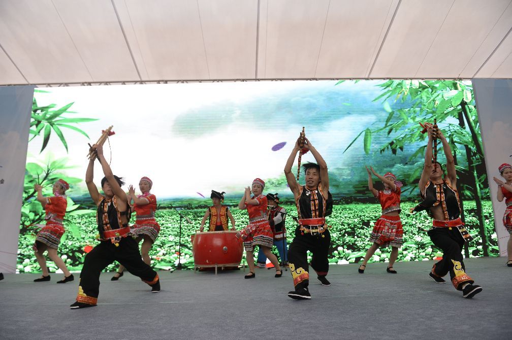 原来广场上做专业展也会做得这样有声有色，一点不比展馆差哟！