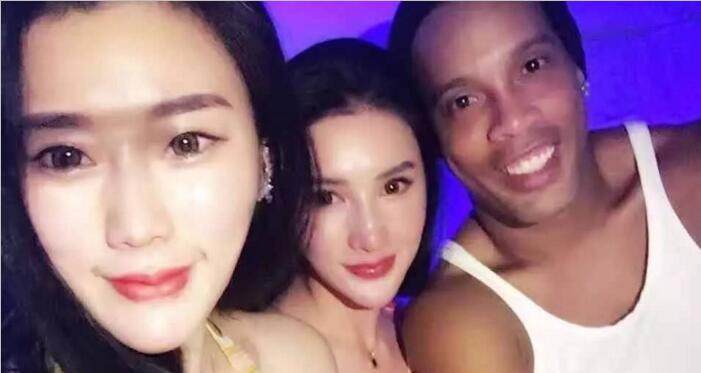 不变的小罗!用足球“整容”成功的男人