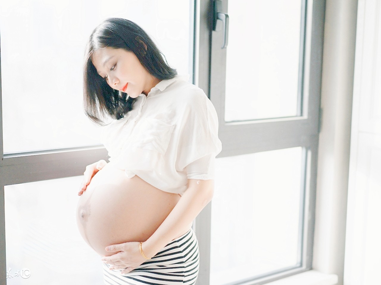 怀孕用蹲厕还是坐厕,怀孕期间蹲厕所会伤到胎儿吗