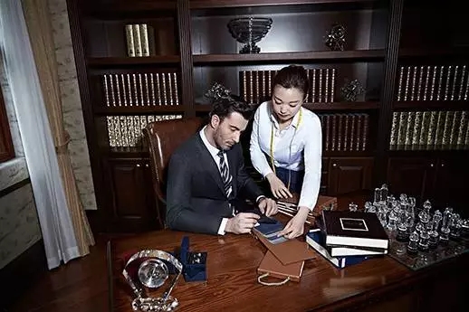 男士定制西装哪种好,男士西服套装英伦铜扣高档