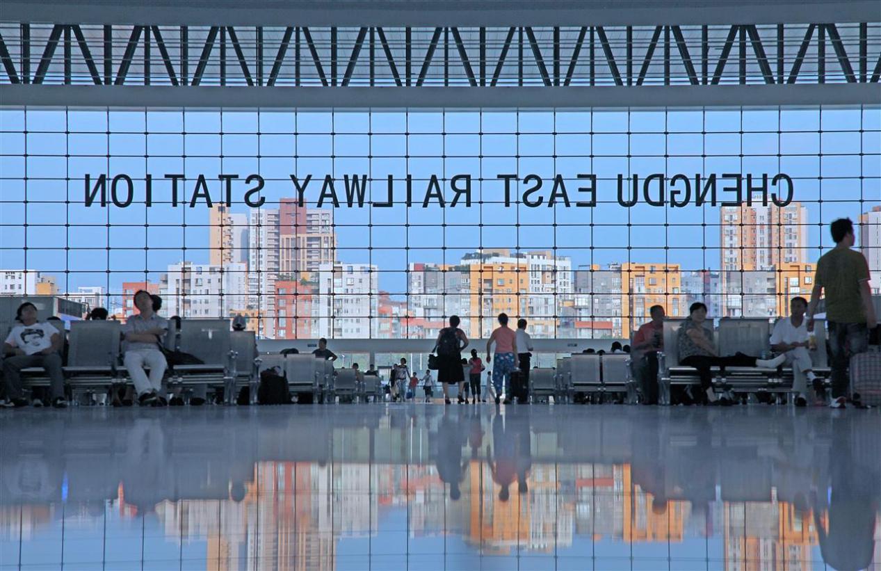 外地人究竟有多想留在成都？年度最泪目地铁广告出炉