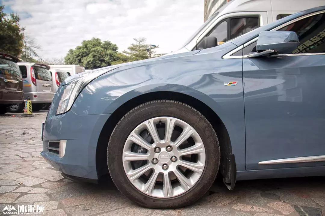 凯迪拉克xts车身改色贴膜水泥灰,凯迪拉克xts梦幻火山灰改色