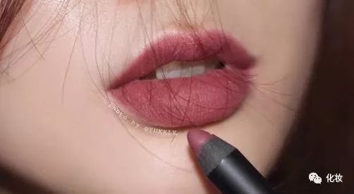 阿玛尼干枯玫瑰口红,ysl干枯玫瑰色口红