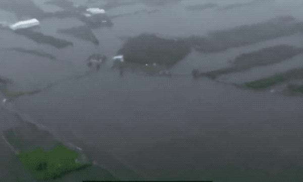 一个恐高的人,高空作业20多年,舍命拍出了最美纪录片