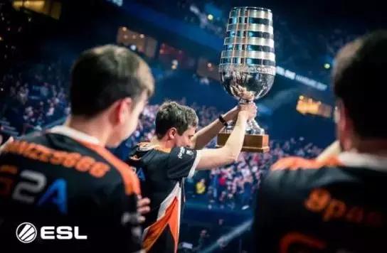 月夜枫为什么是dota扛把子,月夜枫yyfdota2ti2名场面