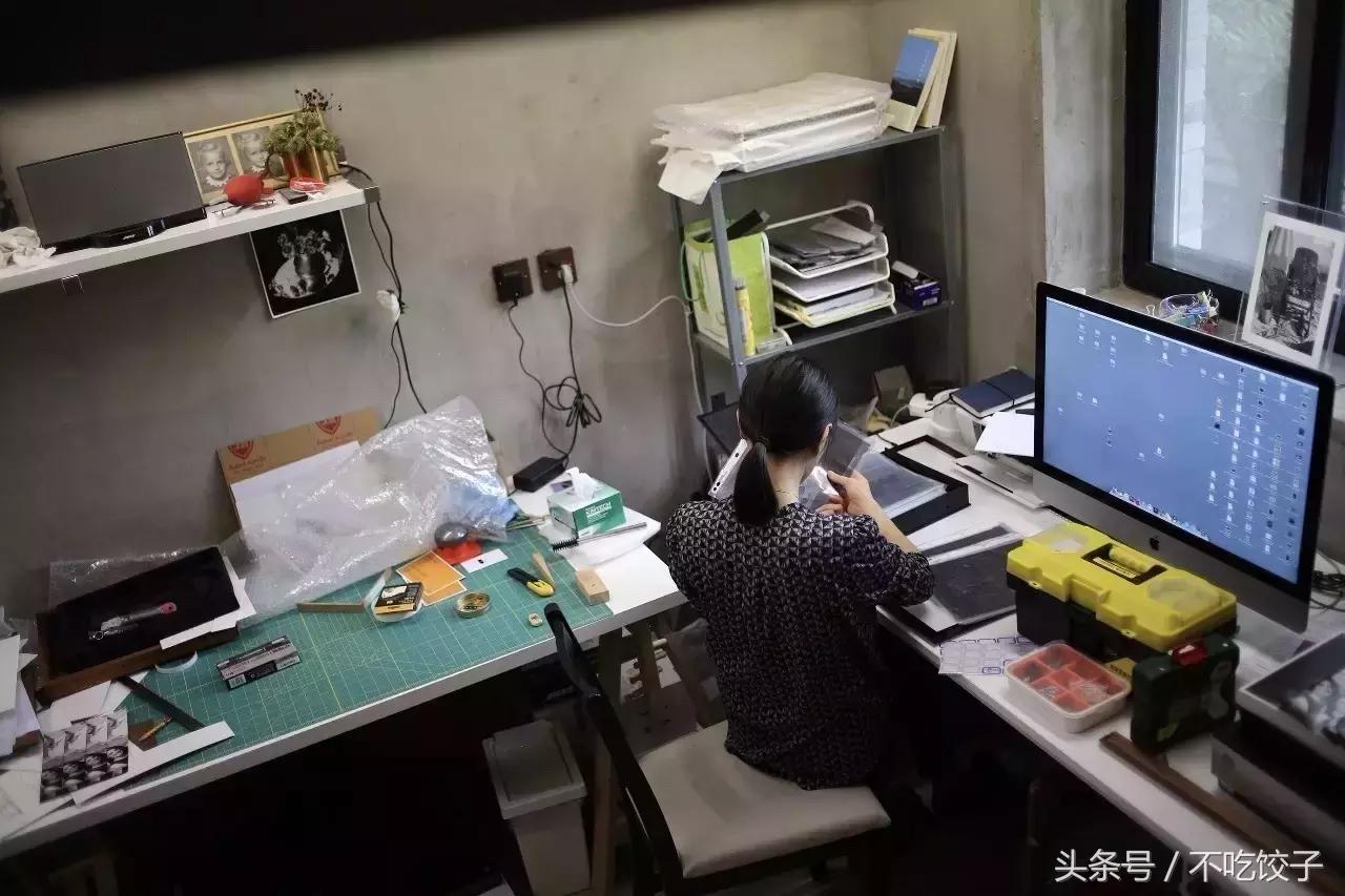 一天只能出2张照片，一张照片要2万，却可以传承100年