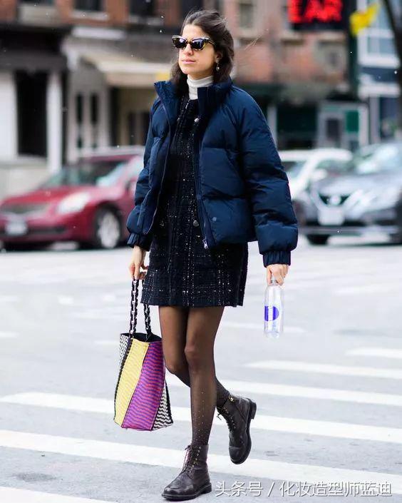 羽绒服搭配裙子冬天穿搭,羽绒服裙子冬日最强搭配
