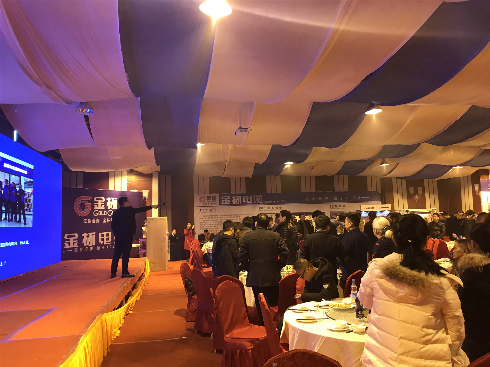 我们一直在路上完整版,我们在路上央视纪录片