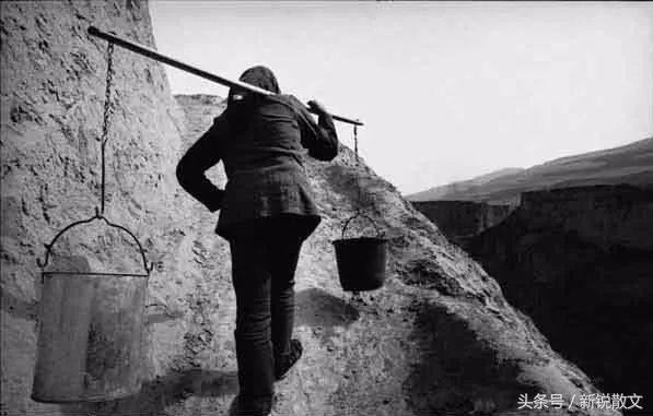 乡下通自来水,老家通暖气