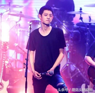 绝地求生为了游戏可以付出所有,绝地求生为了救队友全部摔死