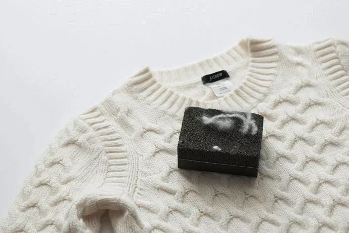 大衣起球处理后还会起球怎么办,大衣沾灰粘毛起球有什么方法除掉