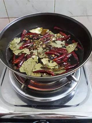 无骨鸡爪爆款榜第一,无骨黑鸡爪超脆