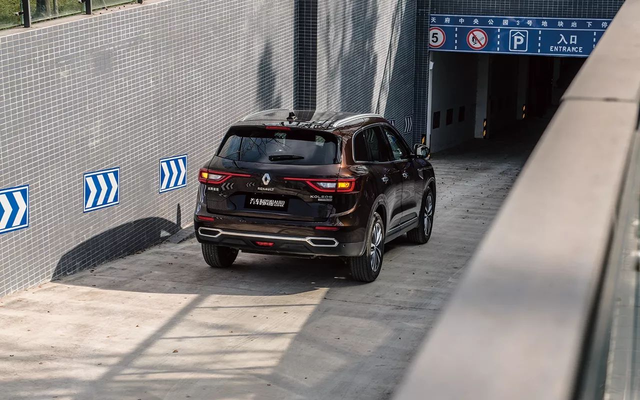 沉浸式体验雷诺科雷傲试驾,雷诺科雷傲试驾老司机