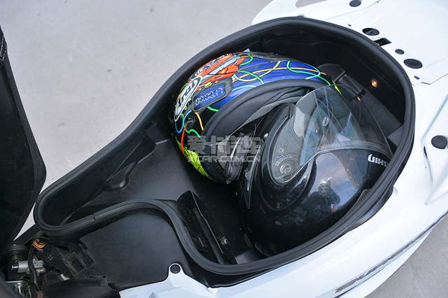 铃木burgman200摩托车价格,铃木burgman125踏板车