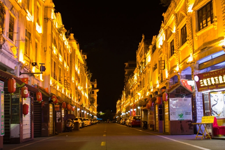 南宁桂林旅游哪个最好,广西南宁跟桂林哪个更值得去