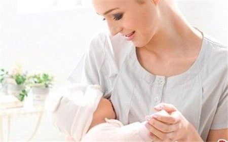 母乳都会出现哪些问题,母乳有点变质有危害吗