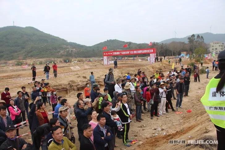 上周末，*江阳**打造了一场越野狂欢嘉年华，现场燃爆……｜自驾地理