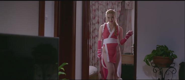 未来世界,女友可以通过网上购买,小伙购买了一个女仆和不知火舞