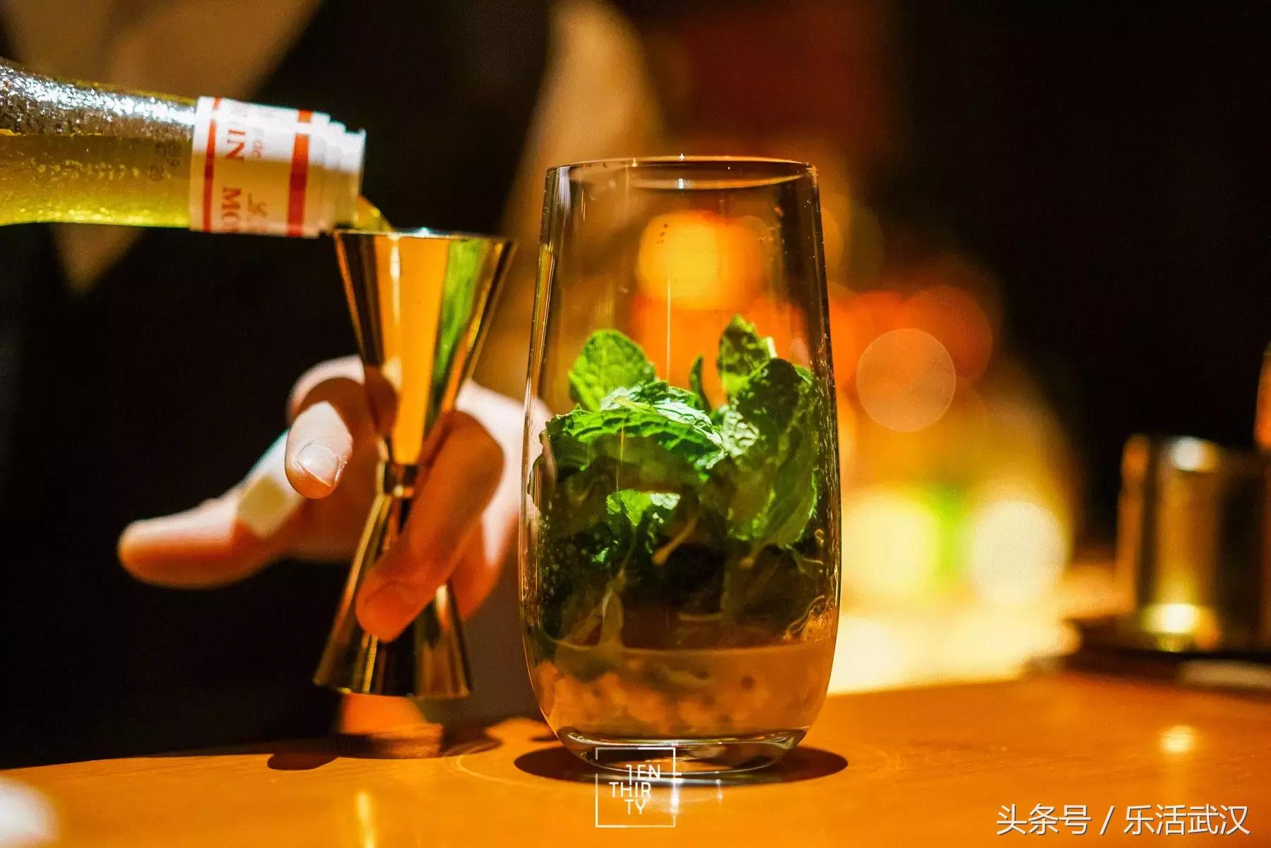 去酒吧点鸡尾酒推荐,去酒吧什么鸡尾酒好喝
