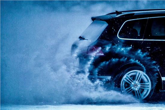 无惧风刀雪箭穿越林海雪原带你见证途锐踏雪牡丹江的十八般武艺