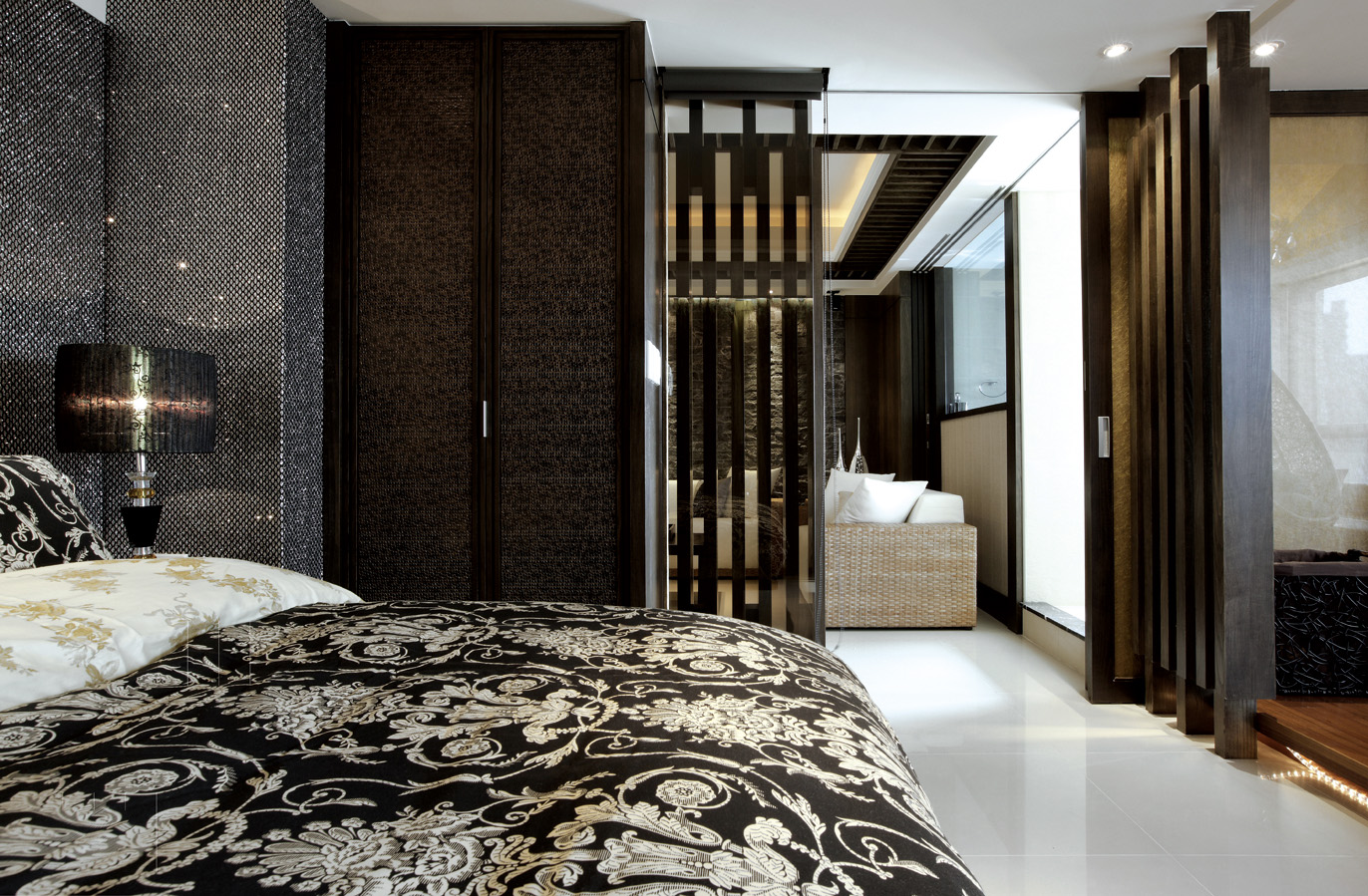 总是吹嘘自己刚装修只花了4万块朋友调侃说出租房都比我家好看