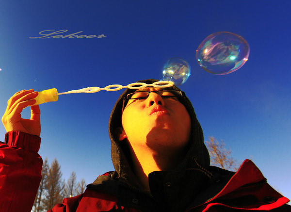 黑河兴安岭中有一个村款待客人方式怎么和蒙古族人一样？