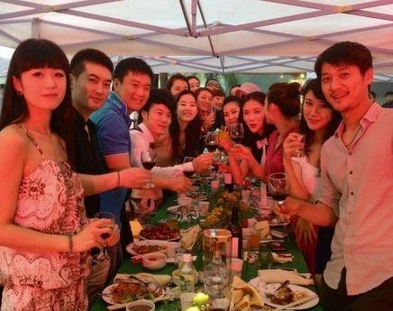 朱亚文真的很宠沈佳妮吗,朱亚文喜欢过刘亦菲吗