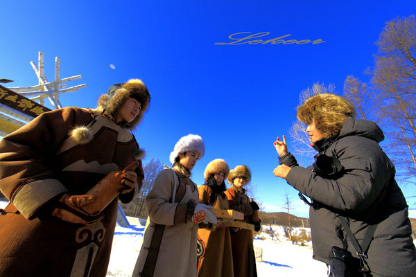 黑河兴安岭中有一个村款待客人方式怎么和蒙古族人一样？