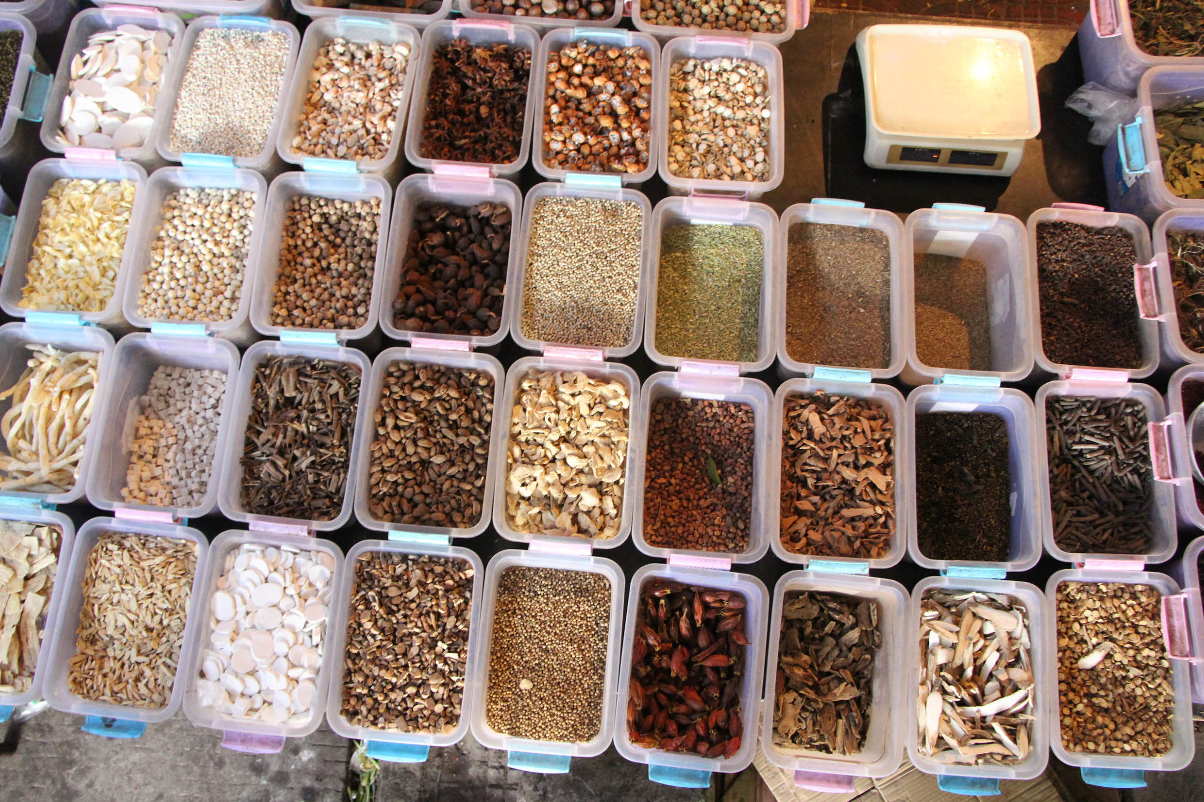 罗姐从事家具行业30年,罗姐一年收入多少钱