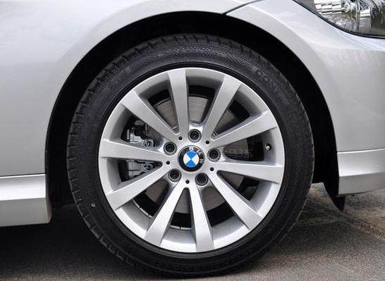 2021奔驰glc300l轮胎是防爆胎吗,普利司通轮胎和米其林轮胎防爆胎