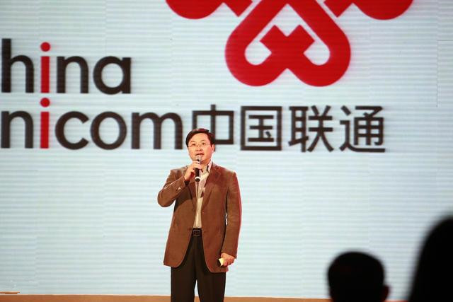 联通卡29.99元200g无限流量卡,联通99元套餐三折300兆宽带免费用