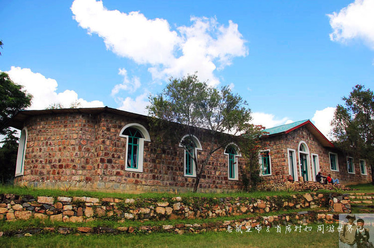 埃塞有块任性草坪:大部分时间是足球场,偶尔是机场,有时还混用