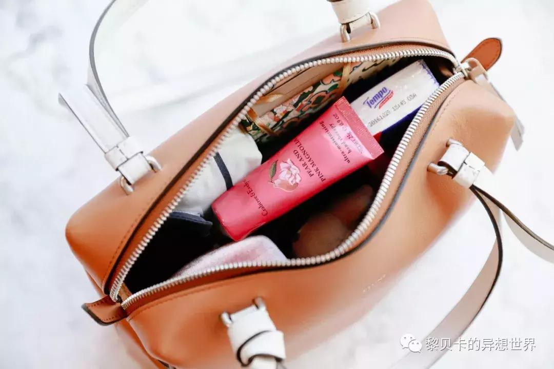 从上百只包里,她们精挑细选了这9只最爱的年度好包