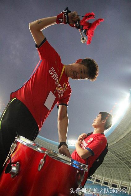 球迷故事：我是“疯子”，我为国足、深足狂