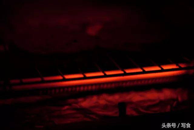 烤箱如何使用才不脏,微蒸烤箱第一次用之前怎么样清洁