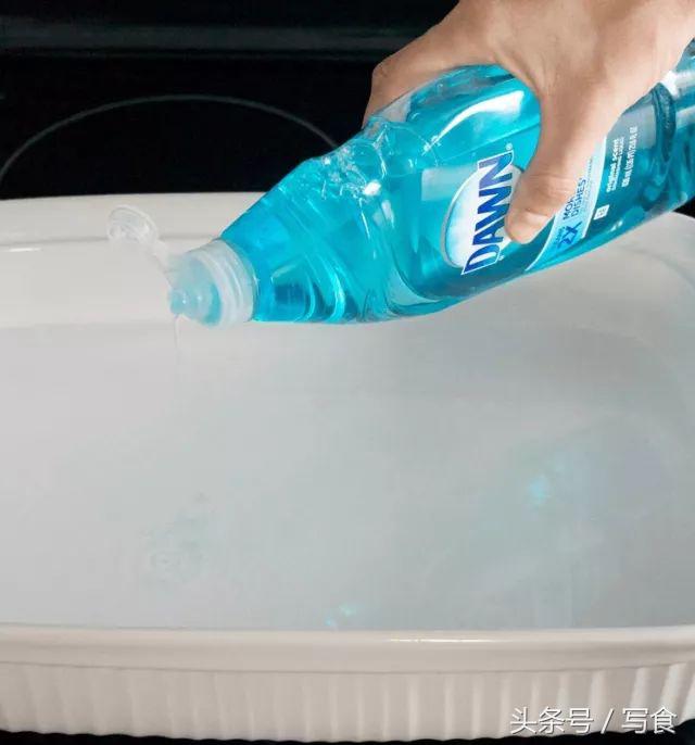 烤箱如何使用才不脏,微蒸烤箱第一次用之前怎么样清洁