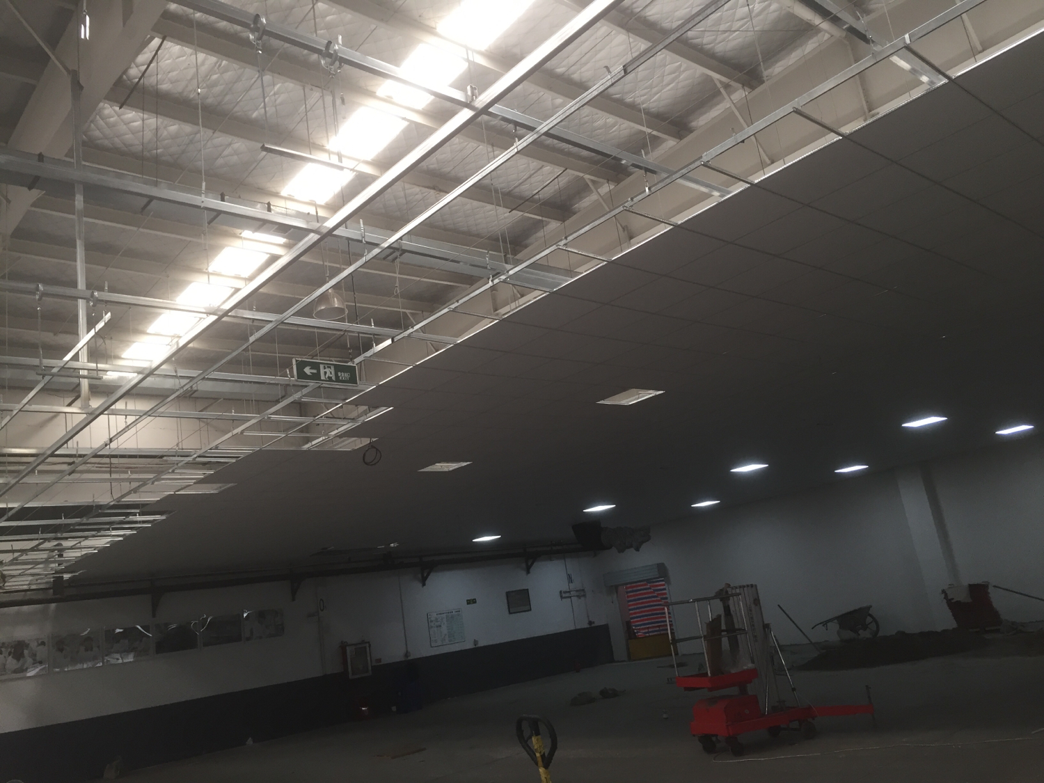 轻钢龙骨吊顶200平多久能吊好,一平米的轻钢龙骨吊顶要多少配件