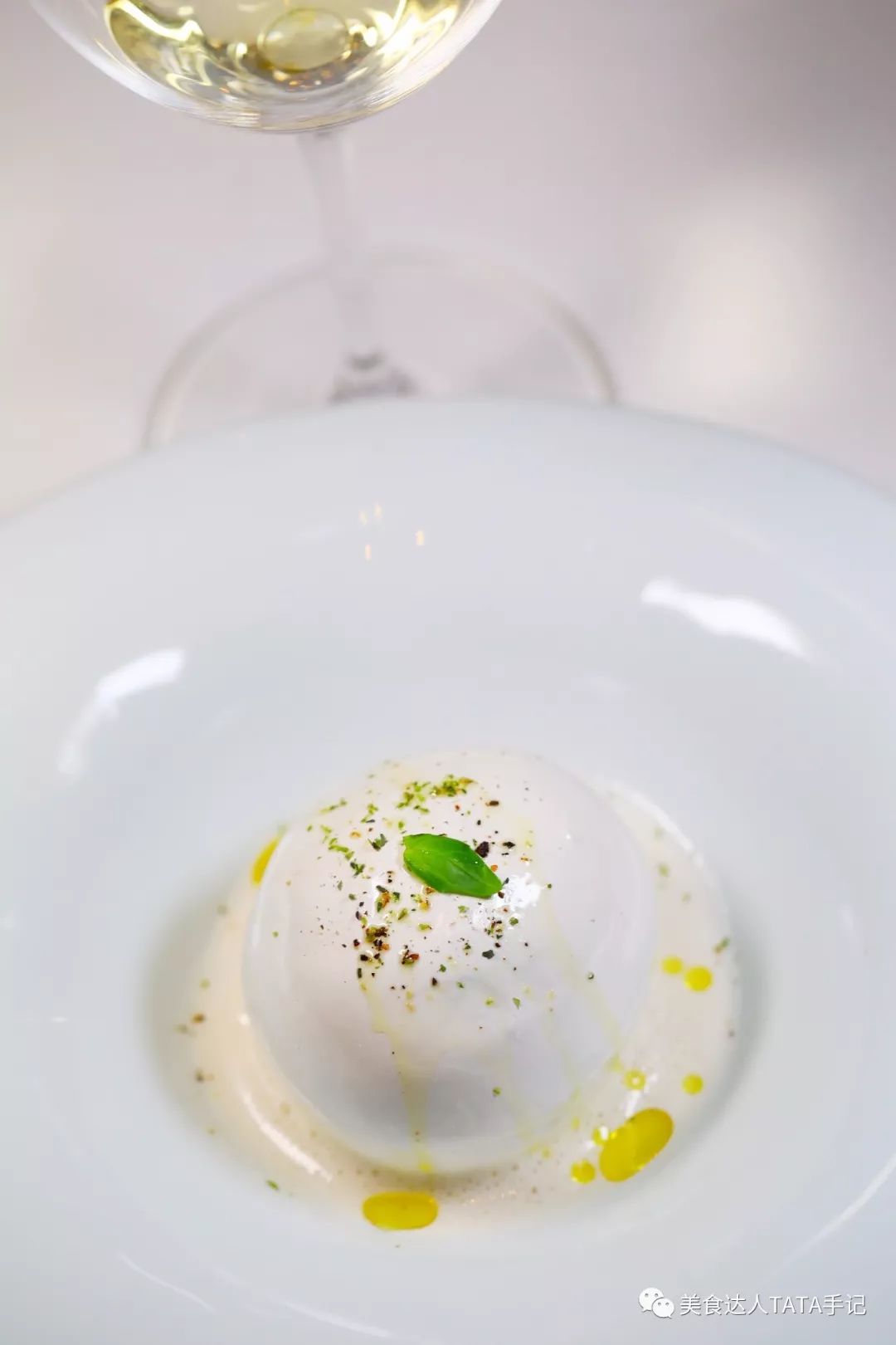 一不留神就掉进坑里,一不留神就会掉进一个大坑