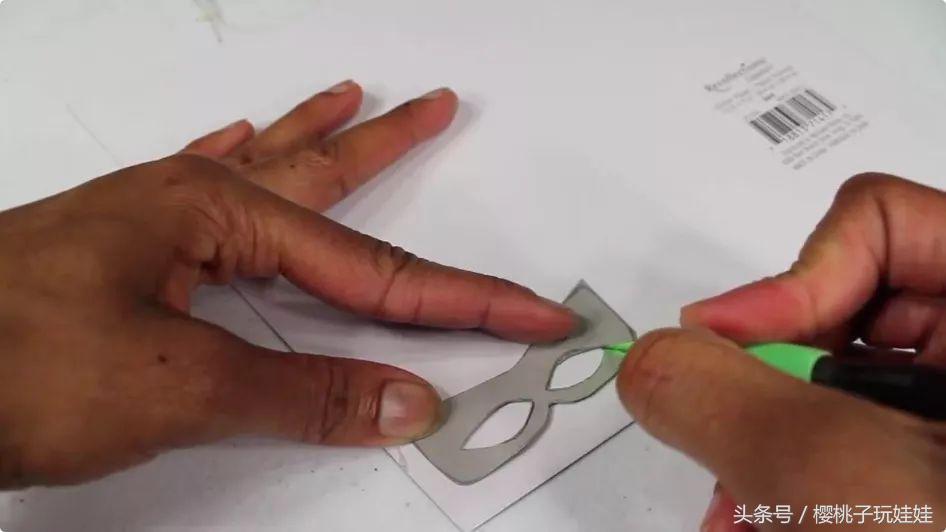 怎么做芭比娃娃的头壳,自己给芭比娃娃制作头饰