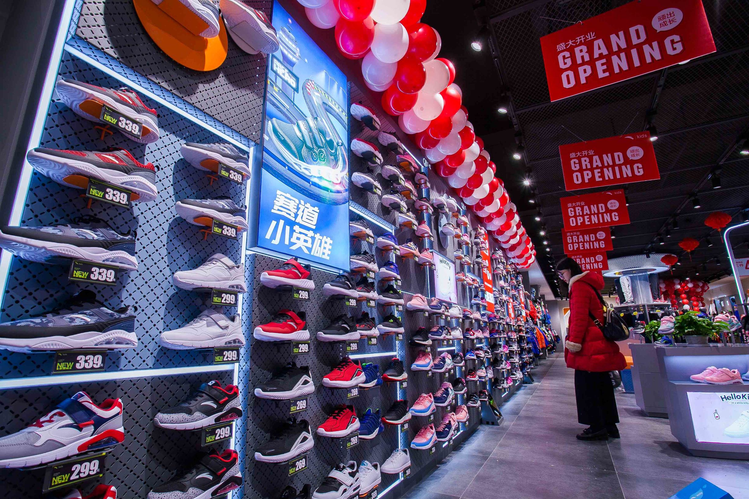 安踏成都儿童专卖店,安踏儿童实体店最新款