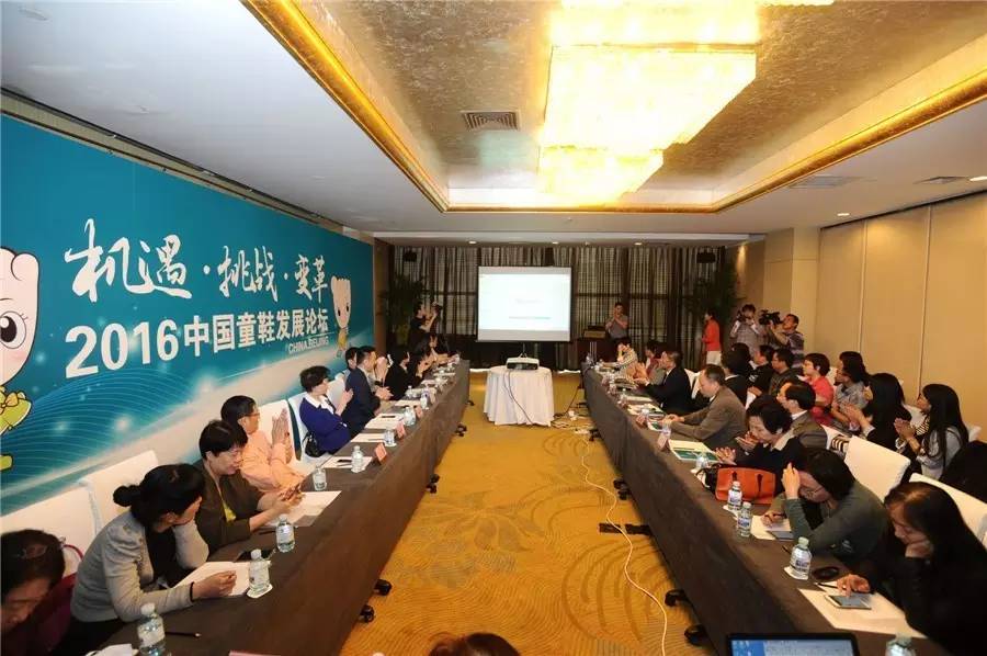 脚不正怪鞋歪,脚型不正穿鞋不好看