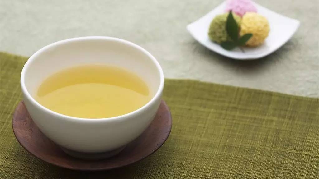 泡过的茶叶有什么药效,没泡过的茶叶妙用