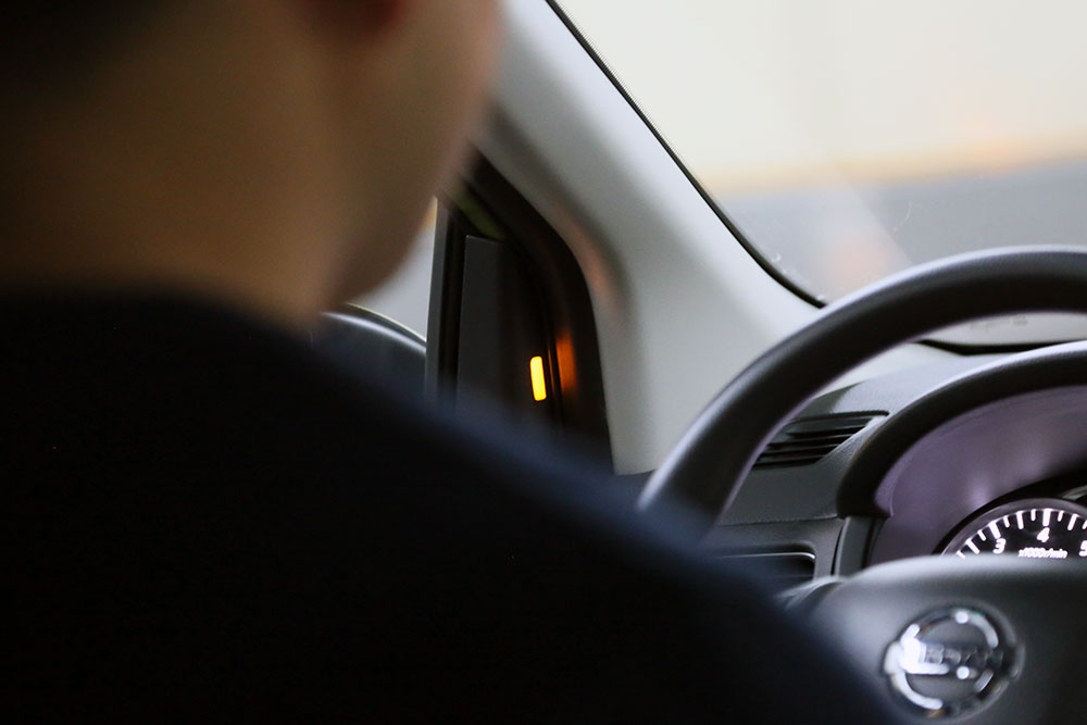 大飙车日产骐达试驾视频,东风日产骐达试车