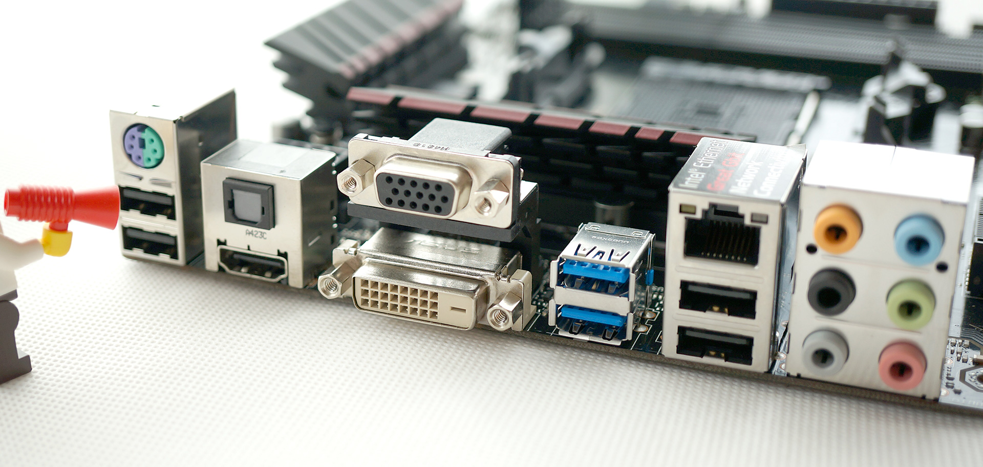 华硕rog8游戏测评,最便宜的华硕rog纯血主板测评