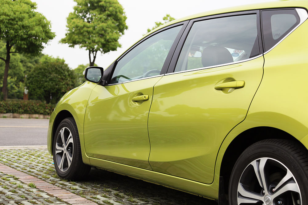 大飙车日产骐达试驾视频,东风日产骐达试车